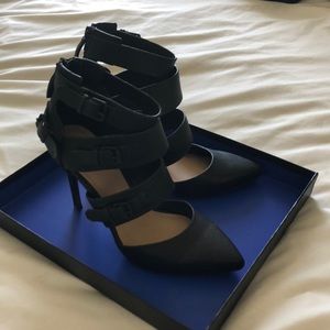 Joe’s giddy black leather strapped heel size 8.5